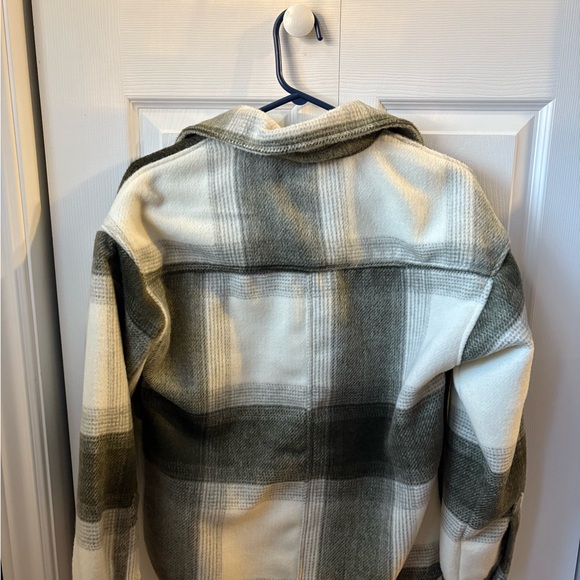 Plaid Button-Up Women's Jacket - Picture 2 of 2